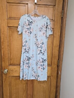 Floral Short-Sleeve Midi Loungewear/night Shirt in Light Blue